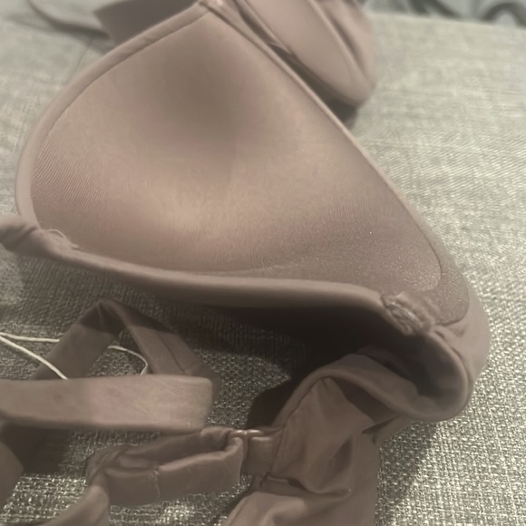 Skims Fit Everybody T-Shirt Push Up Bra - Picture 4 of 4